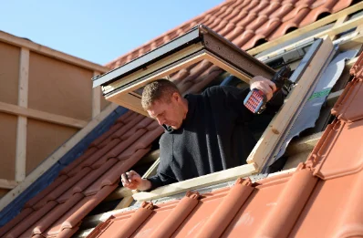 Pose de fenêtres de toit Velux à Marchélepot-Misery